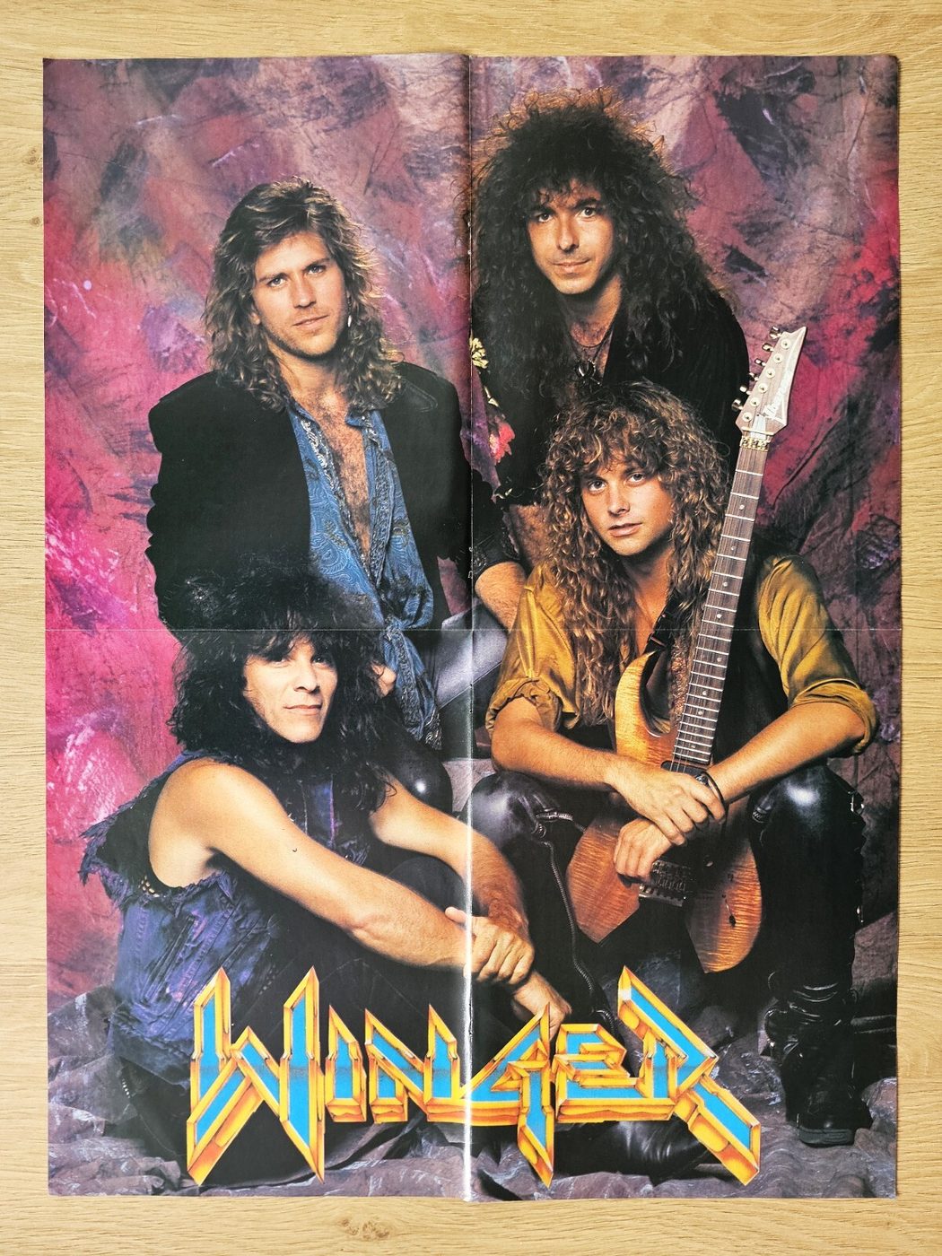 Winger poster, 40 × 55 cm